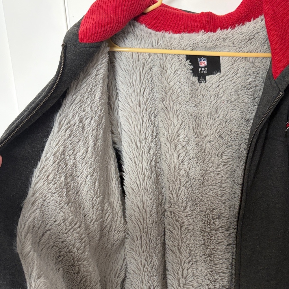 Women’s NFL Tampa Bay Buccaneers Gray and Red Fur Lined Hoodie - Picture 7 of 8